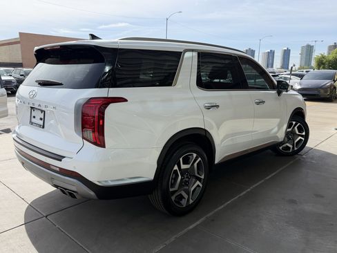 Used 2024 Hyundai Palisade Limited image 4