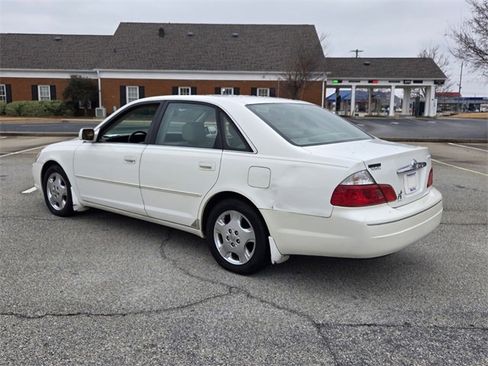 Used 2003 Toyota Avalon XLS image 9