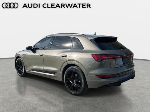 Used 2022 Audi e-tron Chronos image 3