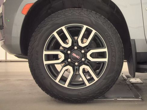 Used 2023 GMC Yukon AT4 AWD/4WD image 10