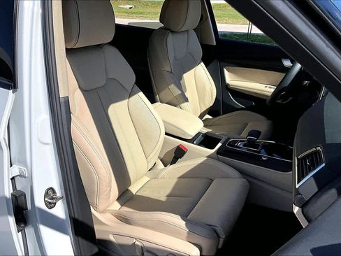 Used 2023 Audi Q5 e Prestige image 9