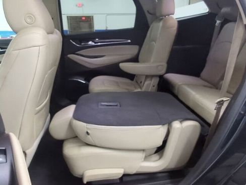 Used 2019 Buick Enclave Essence AWD/4WD image 22