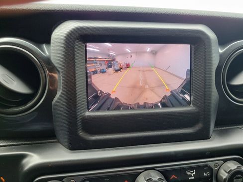 Used 2020 Jeep Wrangler Unlimited Sport image 27