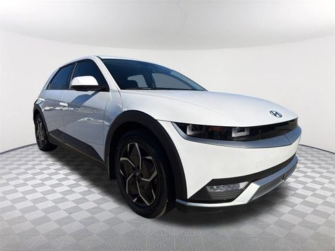 Used 2022 Hyundai Ioniq 5 SE image 3