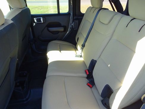 Used 2020 Jeep Wrangler Unlimited Sport image 8