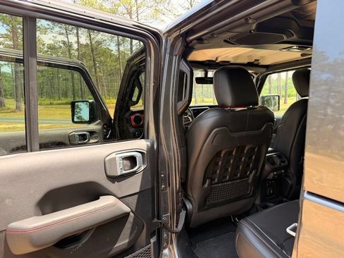 Used 2021 Jeep Gladiator Rubicon w/ Uconnect 4C Nav & Sound Group AWD/4WD image 23