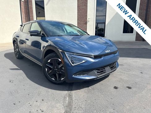 Used 2025 Kia EV6 Wind RWD image 1