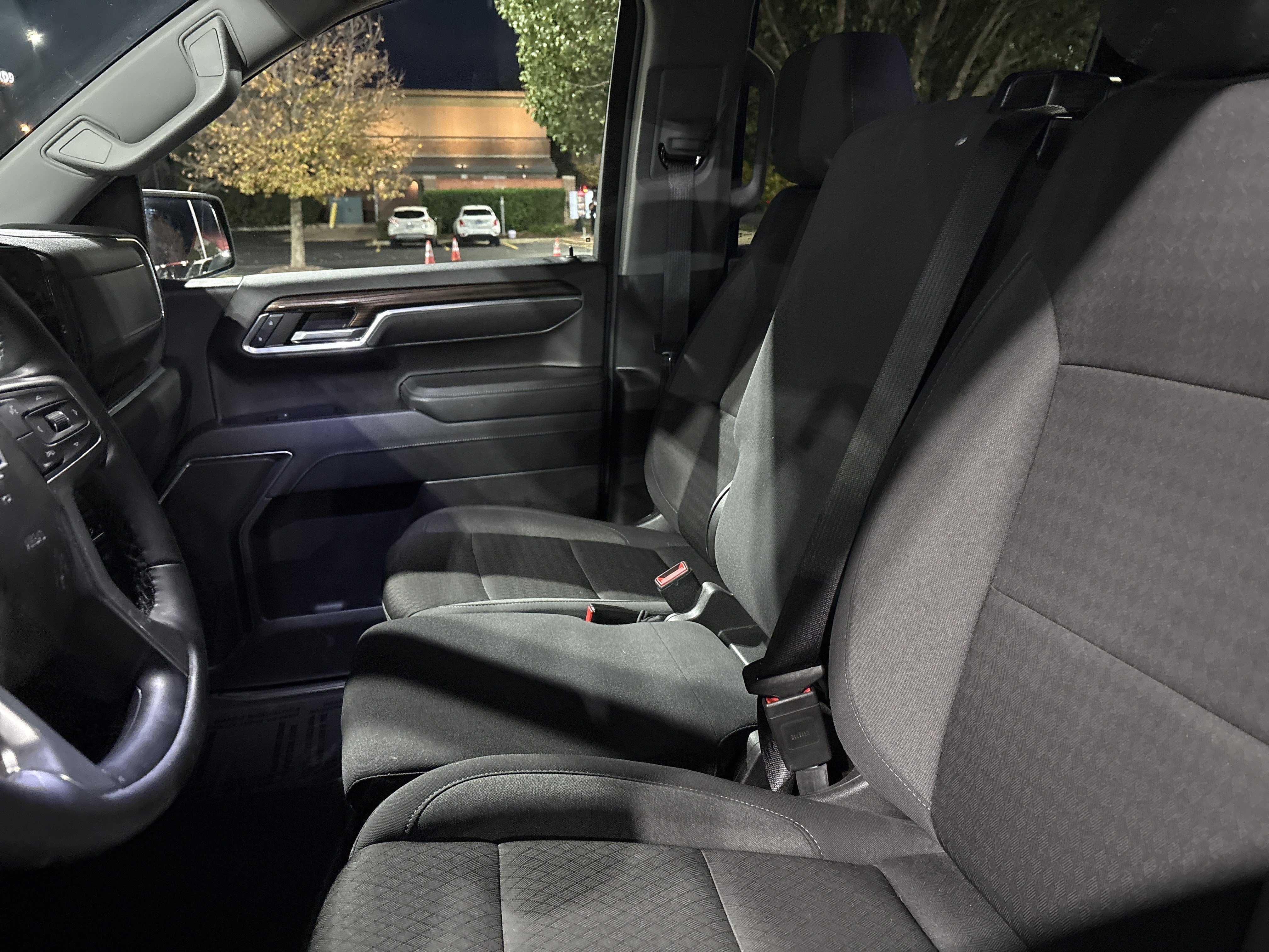 Used 2024 Chevrolet Silverado 1500 LT AWD/4WD image 16