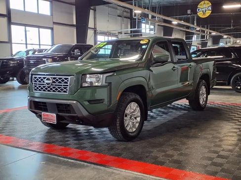 Used 2022 Nissan Frontier SV w/ Technology Package AWD/4WD image 3