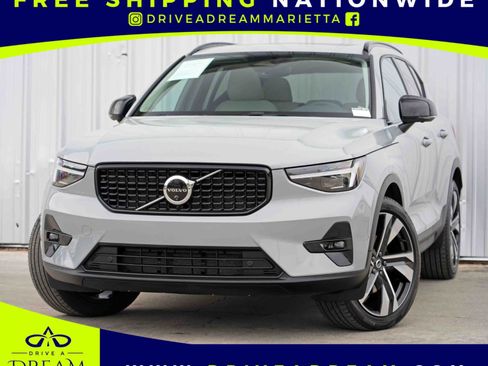Used 2024 Volvo XC40 B5 Ultimate w/ Protection Package Premier image 1