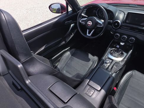 Used 2017 FIAT 124 Spider Lusso RWD image 12