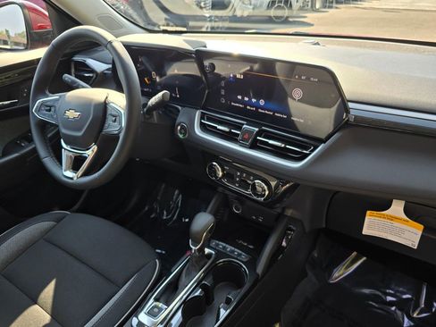 Used 2026 Chevrolet TrailBlazer LT w/ Convenience Package AWD/4WD image 11