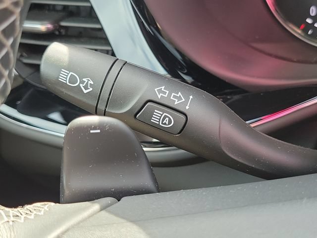 Used 2023 Buick Envision Avenir AWD/4WD image 16