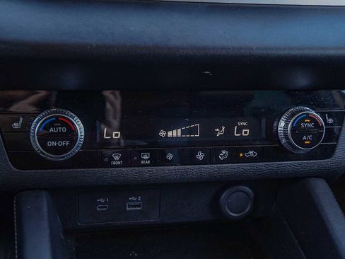 Used 2023 Mitsubishi Outlander SE image 19