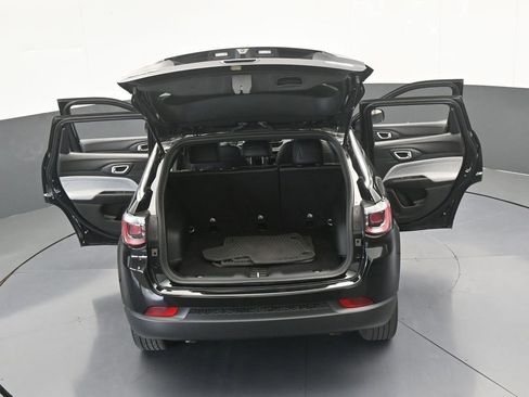 Used 2024 Jeep Compass Latitude image 64