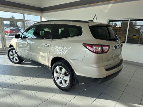 Used 2017 Chevrolet Traverse LT w/ Style and Technology Package image 6