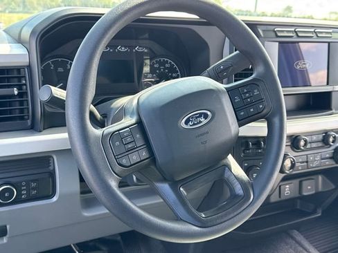 Used 2024 Ford F550 4x4 Regular Cab Super Duty image 23