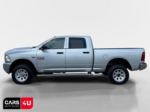 Used 2017 RAM 2500 Tradesman w/ Chrome Appearance Group AWD/4WD image 4