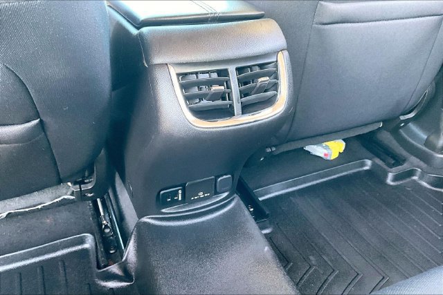 Used 2016 Chevrolet Malibu LT FWD image 10