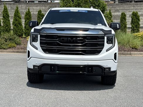 Used 2023 GMC Sierra 1500 AT4 w/ AT4 Premium Package AWD/4WD image 3