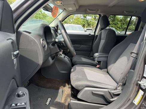Used 2015 Jeep Patriot Latitude AWD/4WD image 15