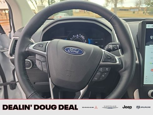 Used 2024 Ford Edge SEL image 14