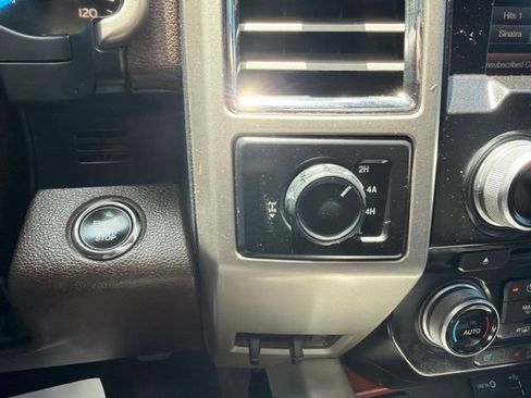 Used 2015 Ford F150 King Ranch w/ Equipment Group 601A Luxury AWD/4WD image 27