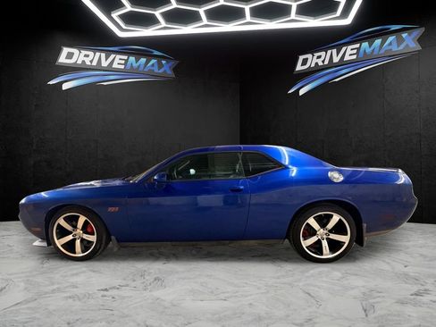 Used 2012 Dodge Challenger SRT8 RWD image 8