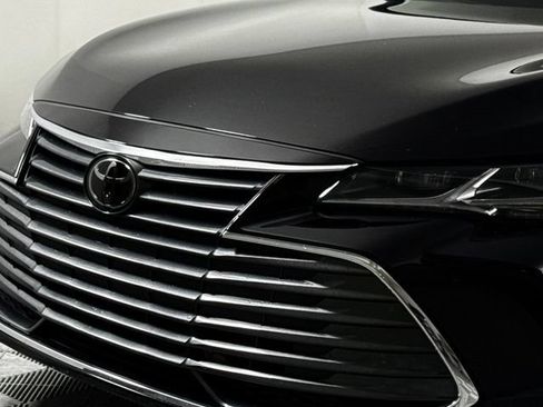 Used 2019 Toyota Avalon Limited FWD image 14