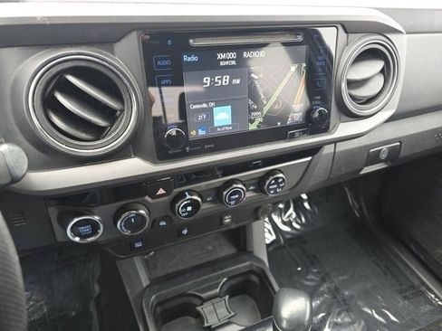 Used 2017 Toyota Tacoma TRD Sport image 38