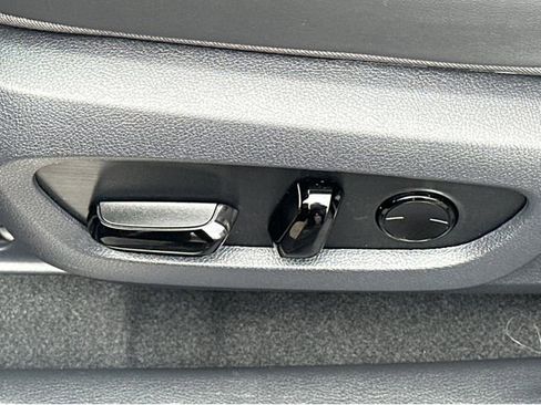 Certified 2025 Lexus RX 350h w/ Convenience Package image 28