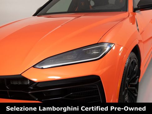 Used 2025 Lamborghini Urus SE image 46