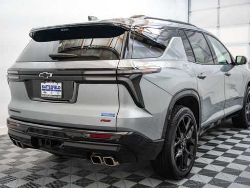 Used 2024 Chevrolet Traverse RS FWD image 5