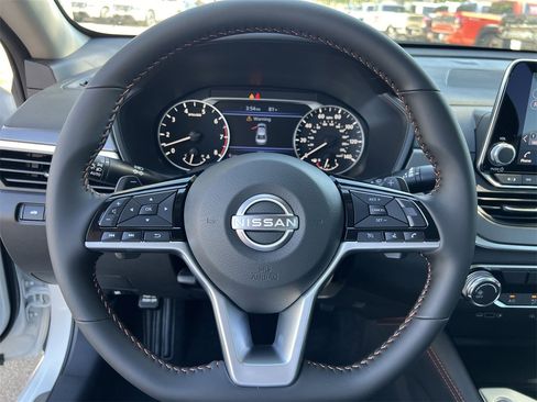 New 2025 Nissan Altima 2.5 SR image 10