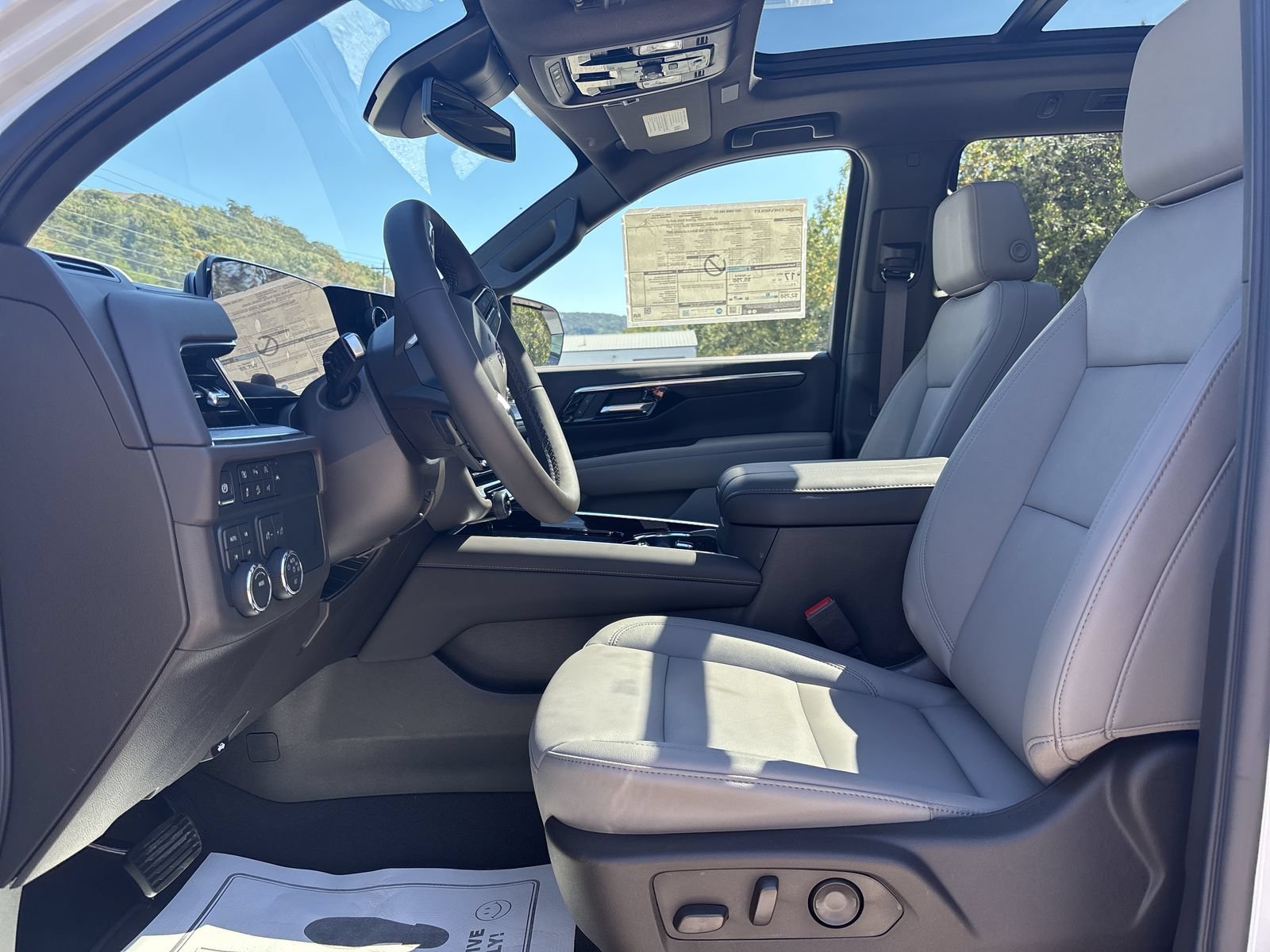 New 2027 Chevrolet Tahoe Z71 w/ Comfort Package AWD/4WD image 14