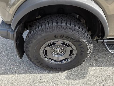 Used 2025 Ford Bronco Badlands w/ Sasquatch Package AWD/4WD image 13