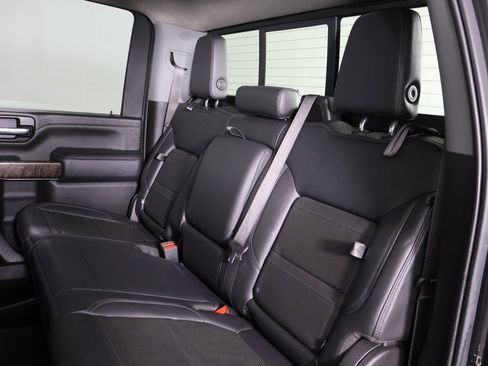 Used 2022 GMC Sierra 2500 Denali w/ Denali Black Diamond Edition image 30