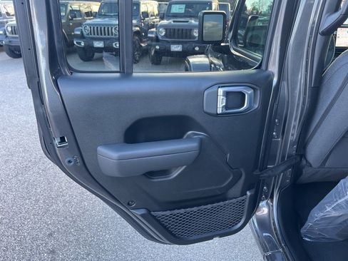 New 2026 Jeep Gladiator Sport image 15