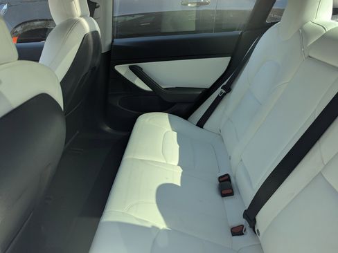 Used 2021 Tesla Model 3 Standard Range Plus image 14