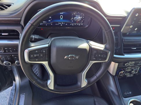 Used 2022 Chevrolet Suburban Z71 AWD/4WD image 15