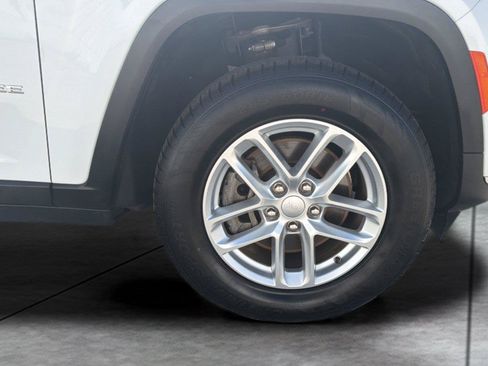 Used 2022 Jeep Grand Cherokee L Laredo w/ Luxury Tech Group I AWD/4WD image 26