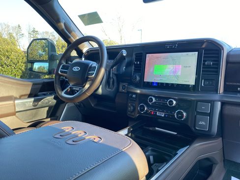 Used 2025 Ford F350 King Ranch image 6