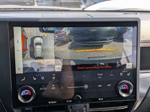 Used 2024 Lexus GX 550 w/ Cold Area Package AWD/4WD image 27