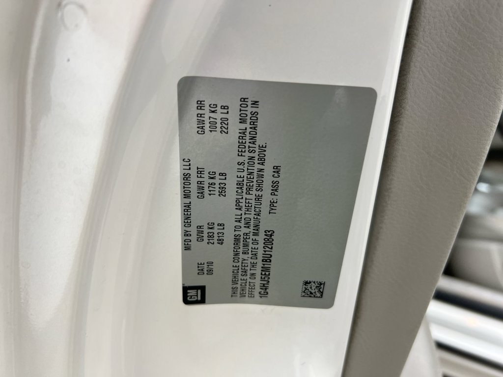 Used 2011 Buick Lucerne CXL FWD image 26