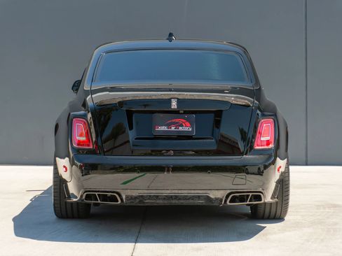 Used 2024 Rolls-Royce Phantom Sedan w/ The Phantom Package RWD image 7