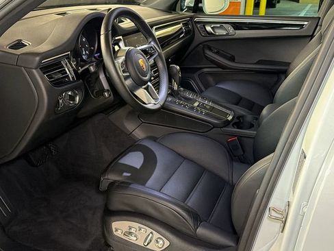 Used 2021 Porsche Macan AWD/4WD image 20