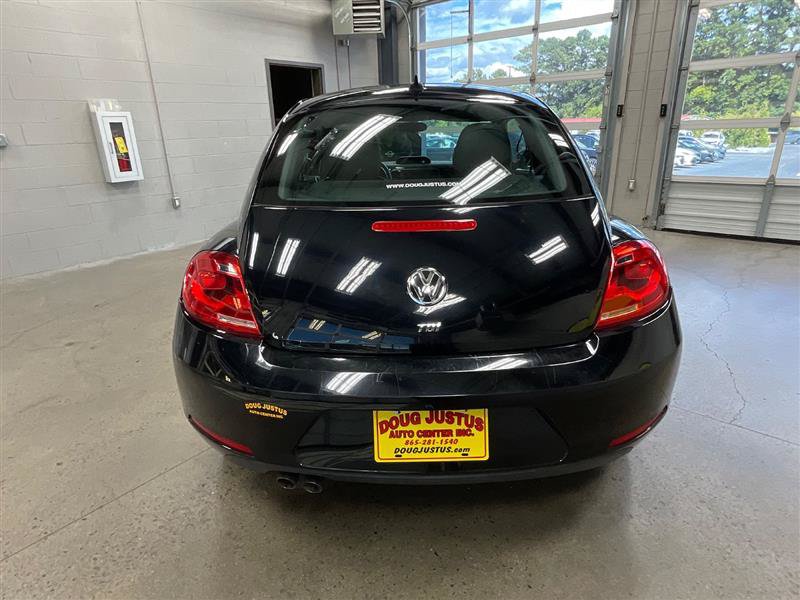 Used 2015 Volkswagen Beetle TDI FWD image 4
