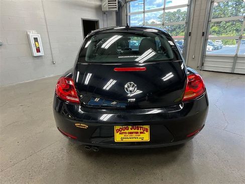 Used 2015 Volkswagen Beetle TDI FWD image 4