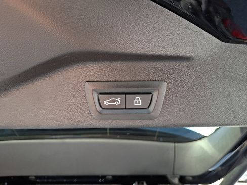 Used 2021 BMW X5 xDrive45e w/ Parking Assistance Package AWD/4WD image 31
