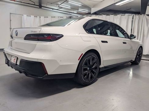 Used 2023 BMW 740i w/ Parking Assistance Package RWD image 3
